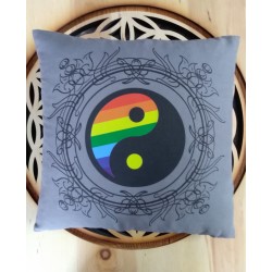 Zirbenkissen  „YIN & YANG“ mit den sieben Chakra- Farben